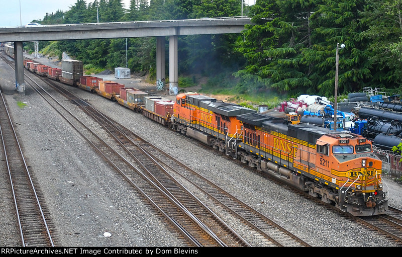 BNSF 5211